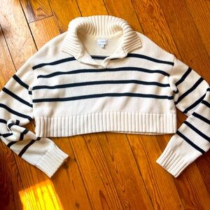 Cute cropped sweater- barely worn, excellent condition
